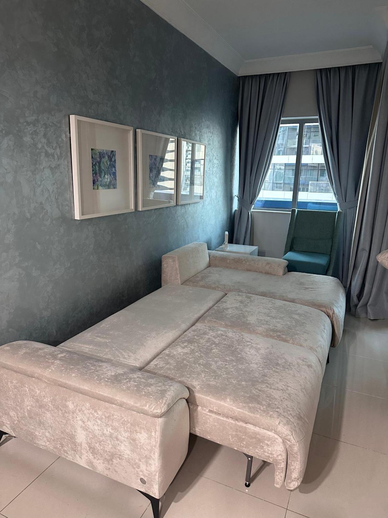 Damac Maison Mall Street, 2min To Mall, Downtown Apartment